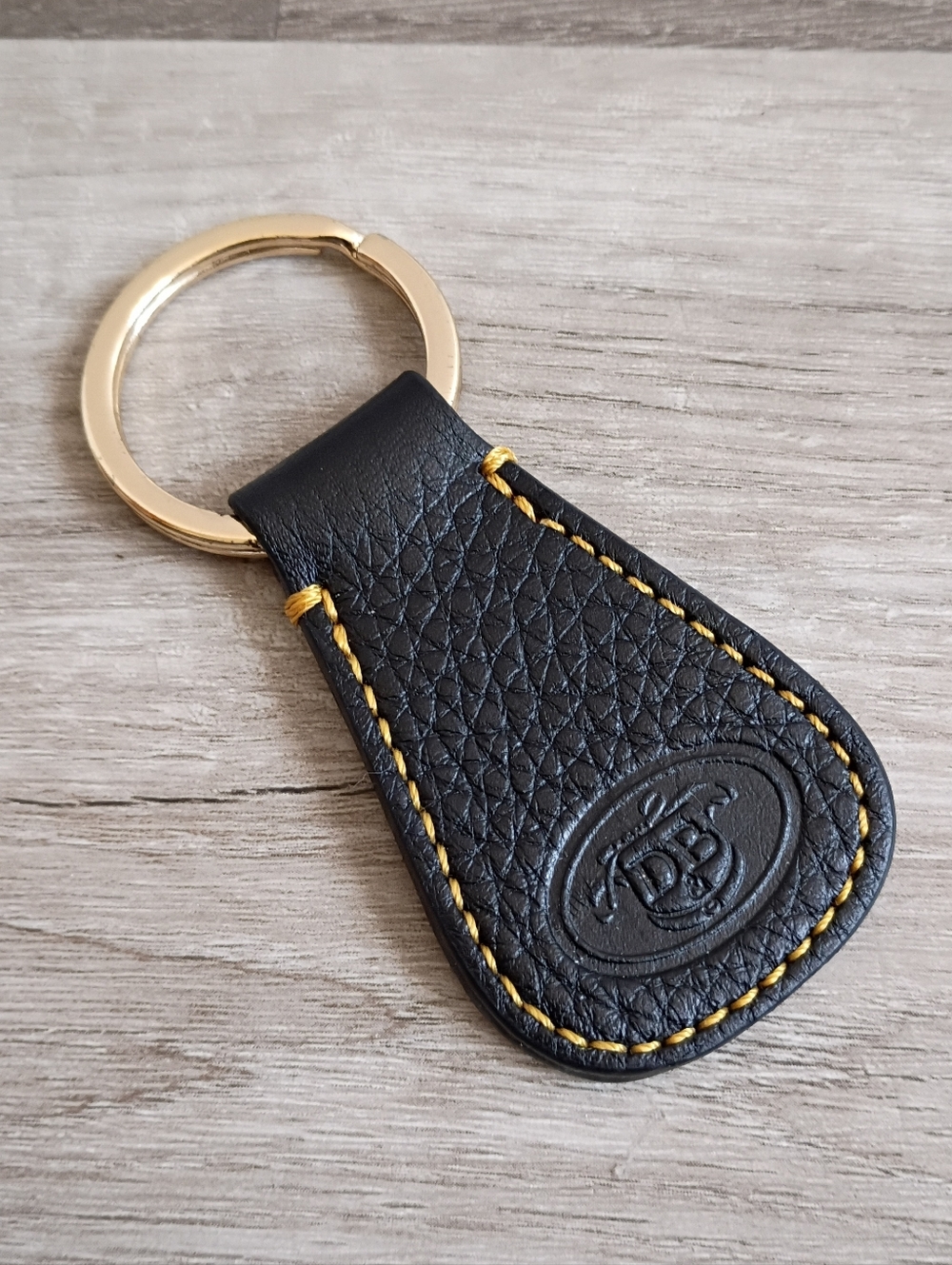 Dooney & Bourke Classic Pebbled‎ Leather Gold Ring Key Fob Keychain Old Money